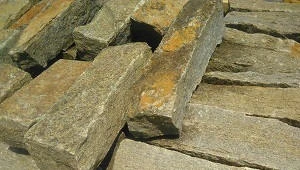 Камени тули